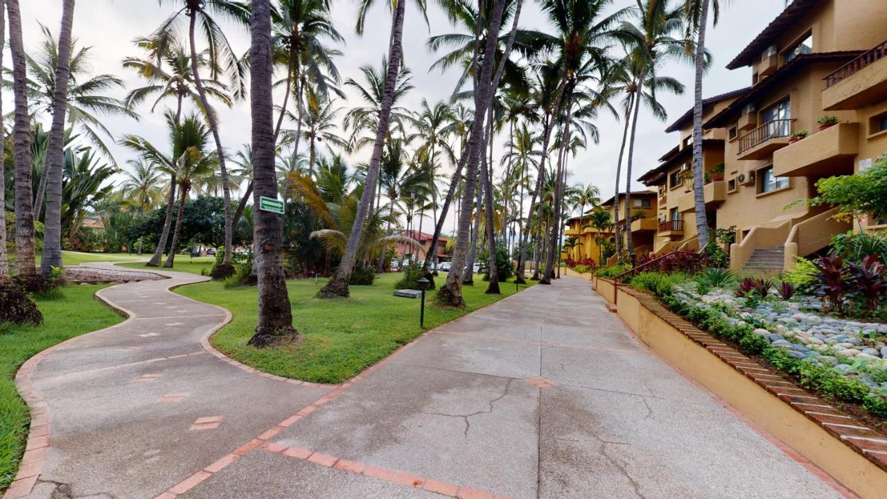 Los Tules * Puerto Vallarta