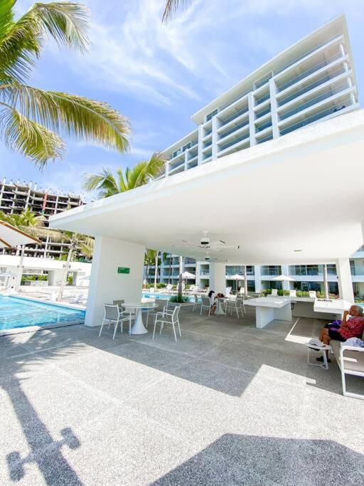 Large Front 2bed/2bath Condo: Save $50+/nt! *