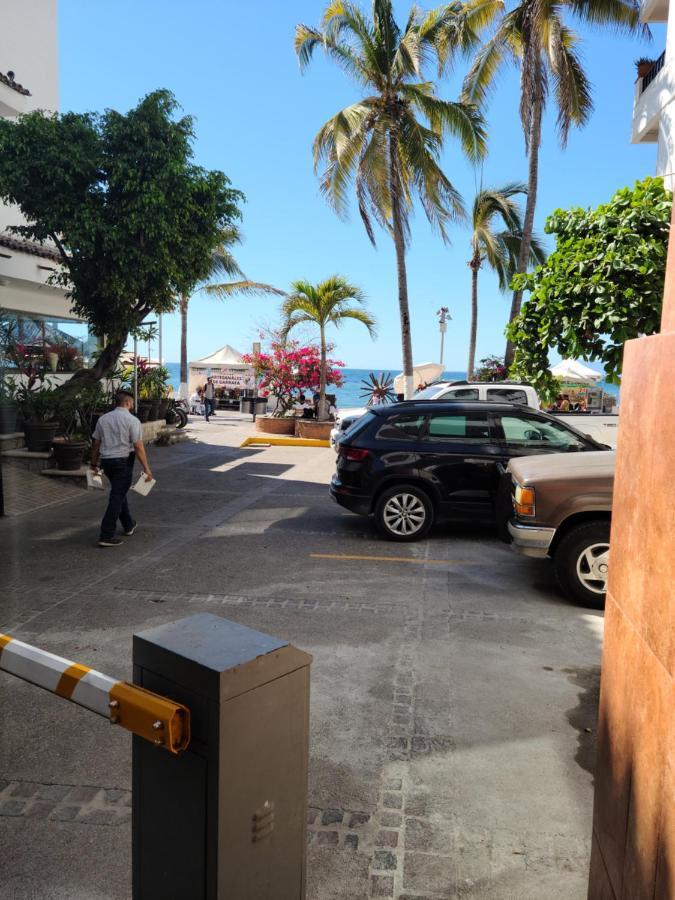 Malecon Uno Pv Libertad 111 Centro 48300 Jal * Puerto Vallarta