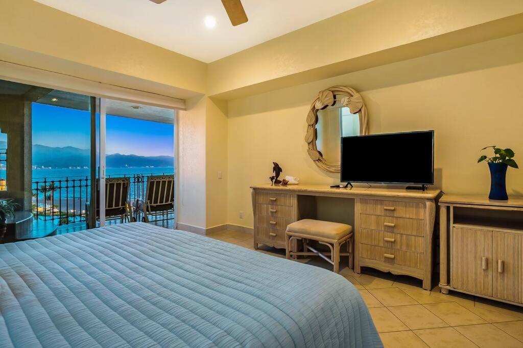 Apartment Front-ocean Views-marina Luxury Condo-bvg Puerto Vallarta