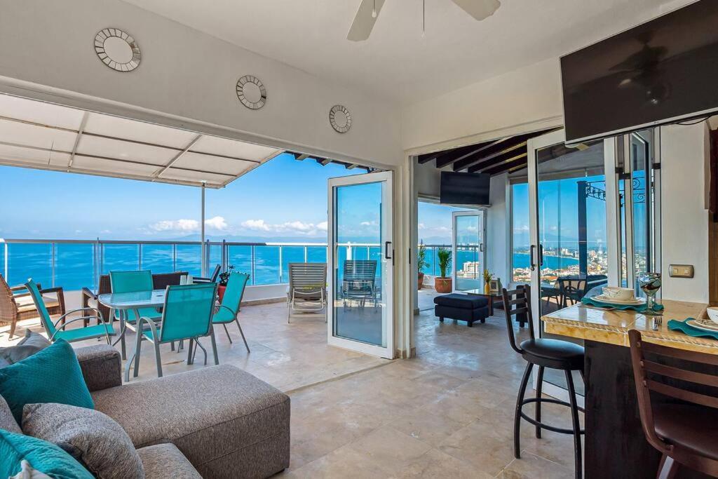 Stunning Views~2 Min-romantic Zone~free Transport~ Apartment