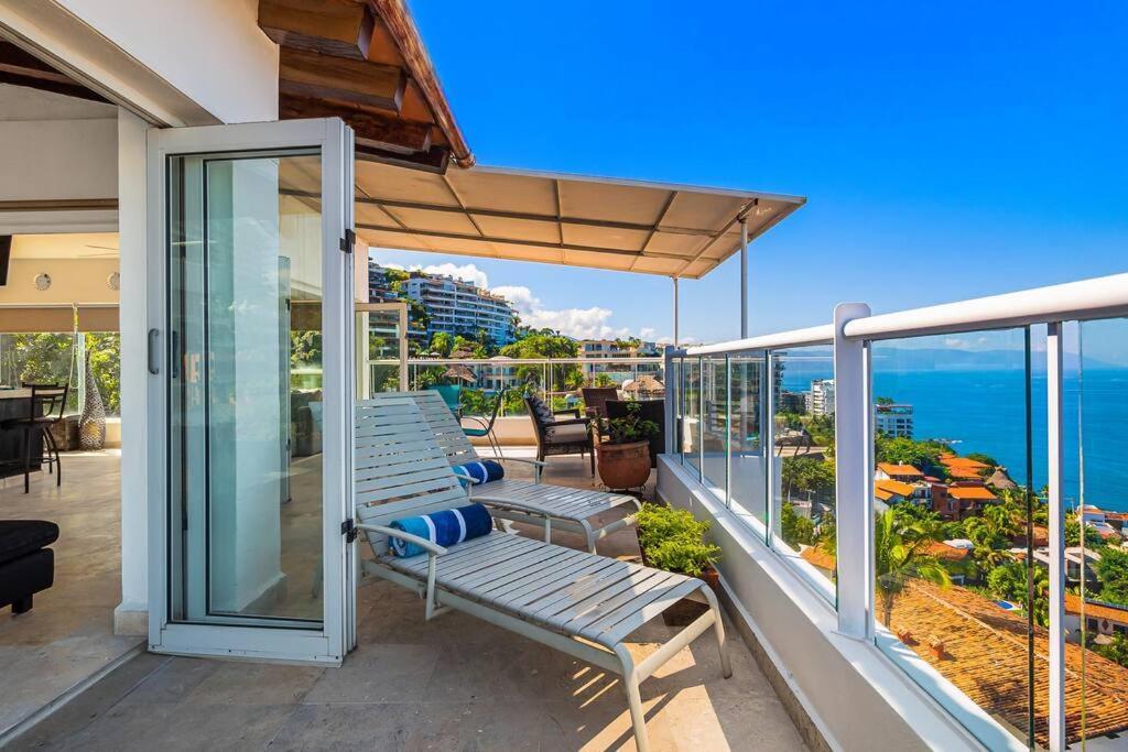 Stunning Views~2 Min-romantic Zone~free Transport~ Apartment Puerto Vallarta