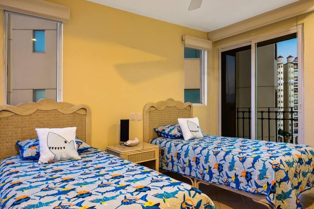 Apartment Front-ocean Views-marina Luxury Condo-bvg *