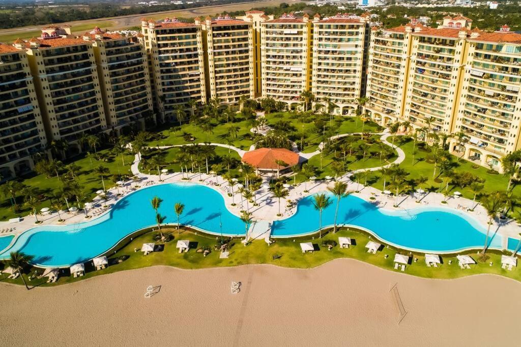 Apartment Front-ocean Views-marina Luxury Condo-bvg