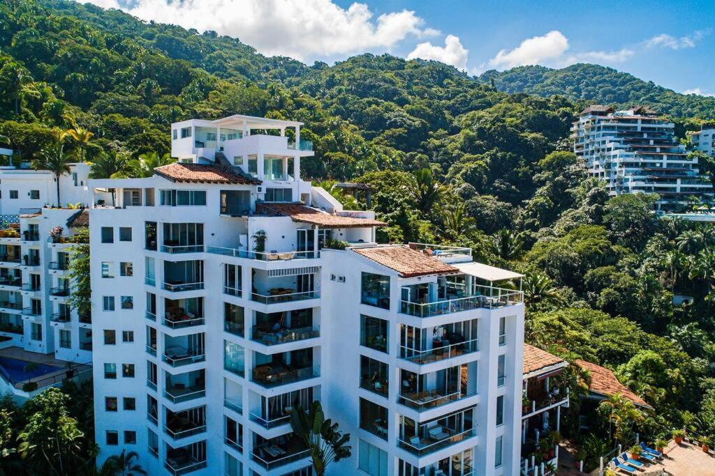 Stunning Views~2 Min-romantic Zone~free Transport~ Apartment Puerto Vallarta