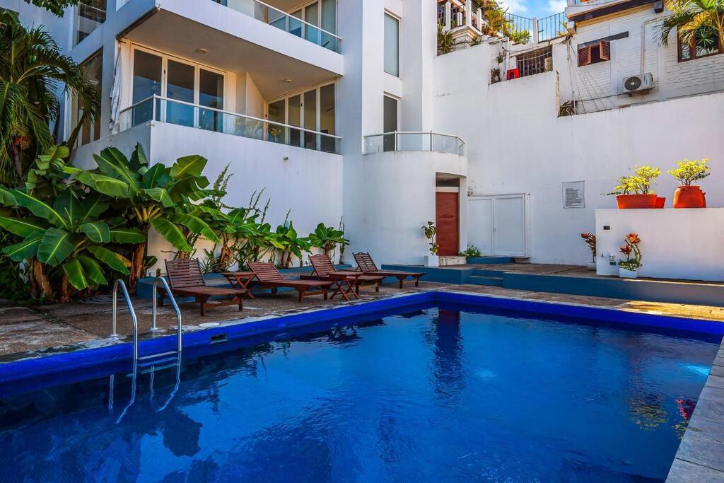 Stunning Views~2 Min-romantic Zone~free Transport~ Apartment