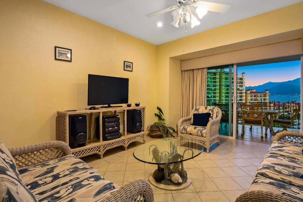 Front-ocean Views-marina Luxury Condo-bvg *