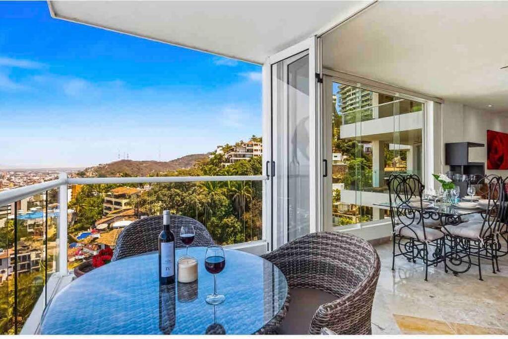 Stunning View Ph~free Transport~ Apartment