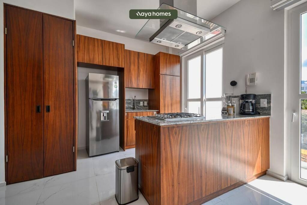 Amazing 1br W/rooftop Pool Apartment *