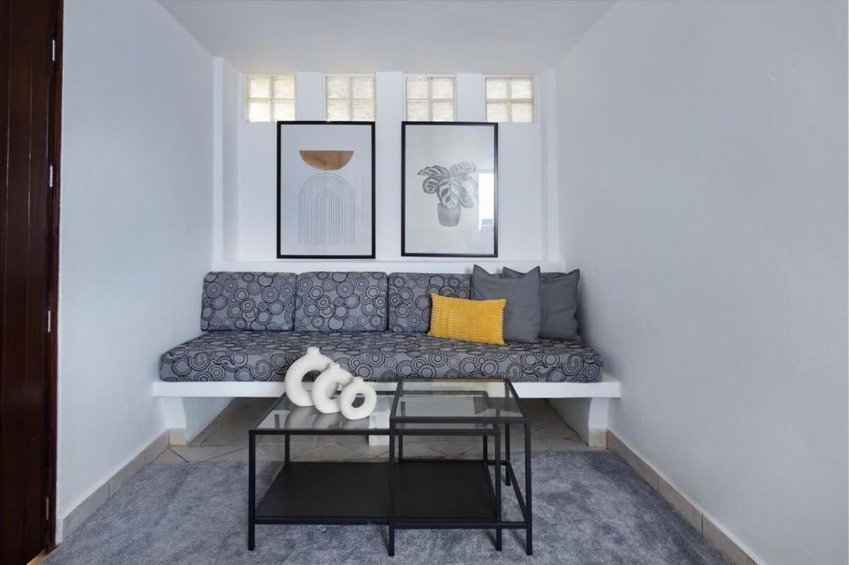 1br One Block Away To A Beautiful Apartment