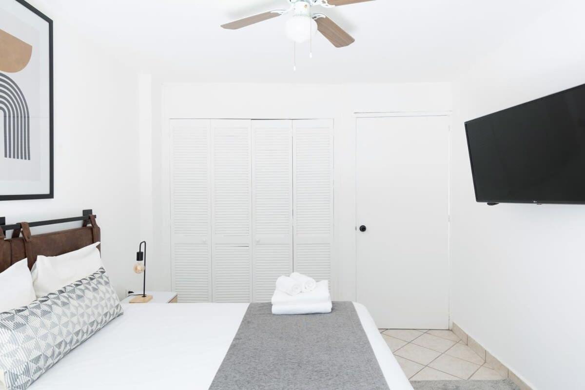1br One Block Away To A Beautiful Apartment *