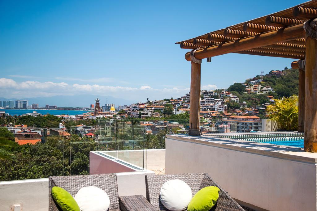 V399 - 307 Puerto Vallarta