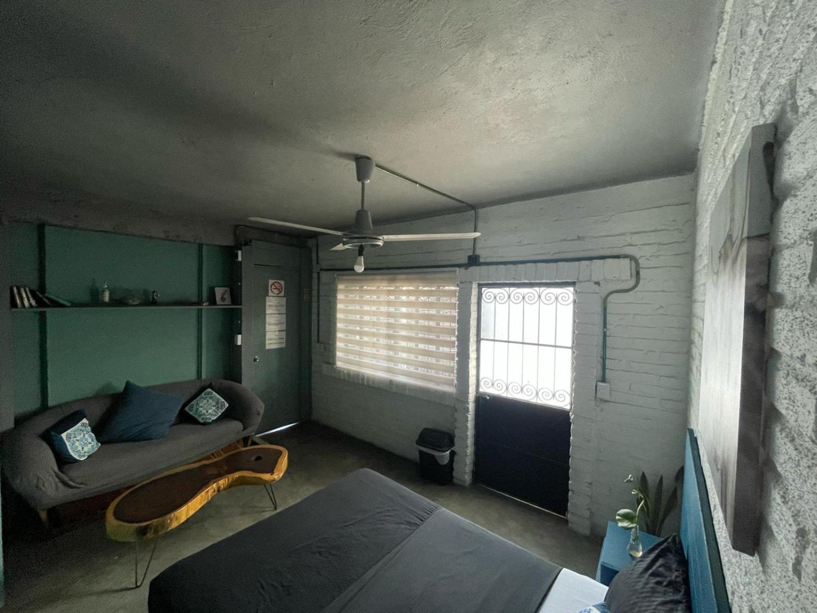 Canova & Pizza Hostel *