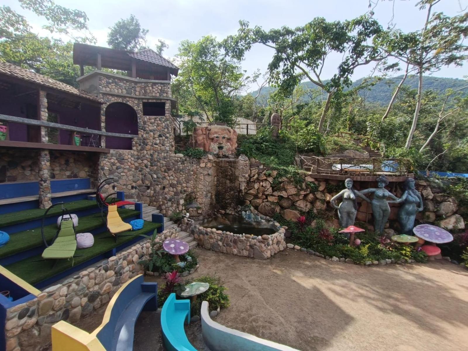 Amaria - Adults Only Lodge