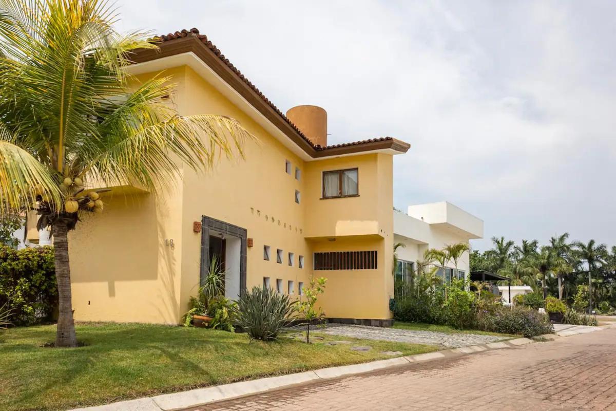 Casa La Columna Bed & Breakfast