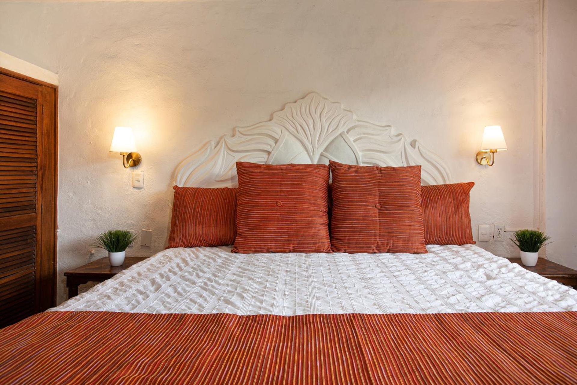 Departamento En Marina Vallarta New Listing *