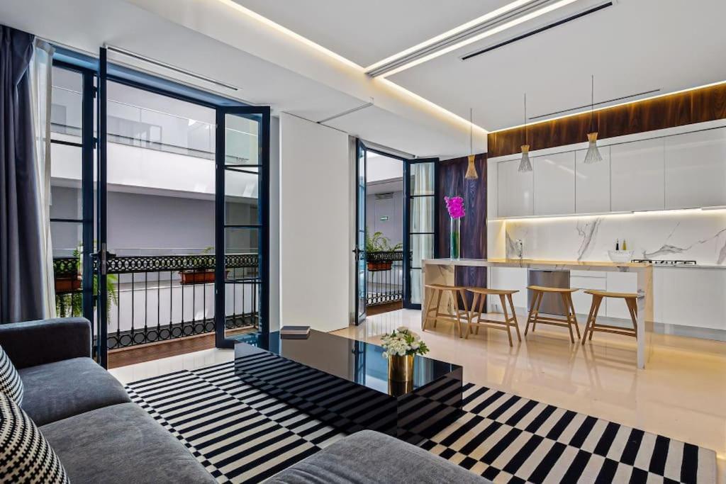 Pier 57 - 410 Amazing 2 Bedroom Romantic Zone