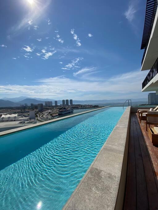 Loft With Panoramic Swimming Pool Apartment
