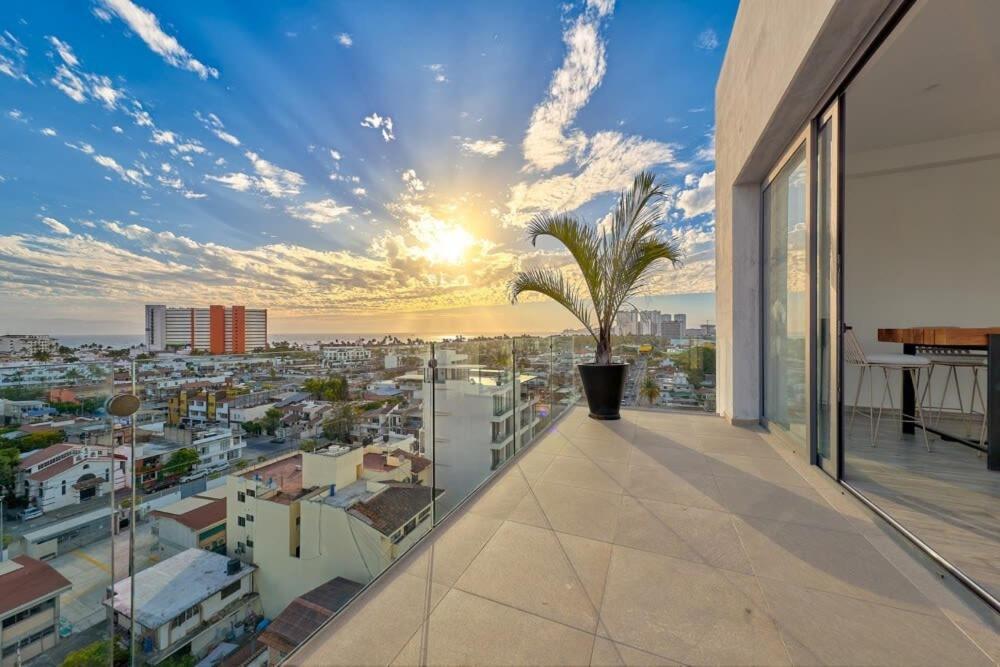 Punto Madeira-609-pv * Puerto Vallarta