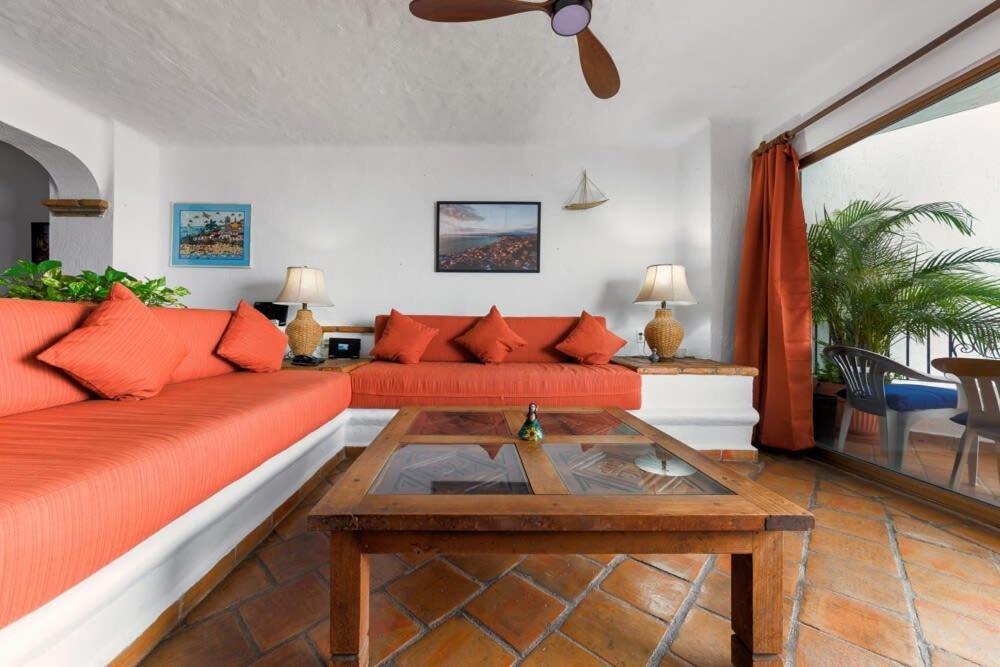 Ocean View 2br Condo-balcony-beach-pool Puerto Vallarta