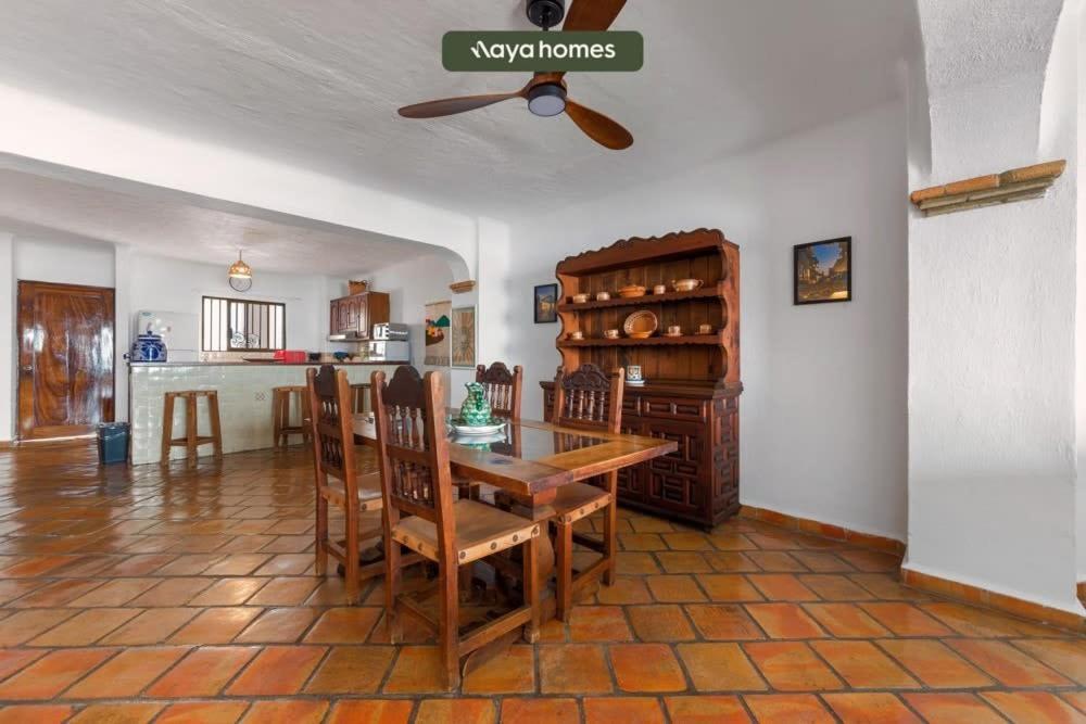 Ocean View 2br Condo-balcony-beach-pool Apartment