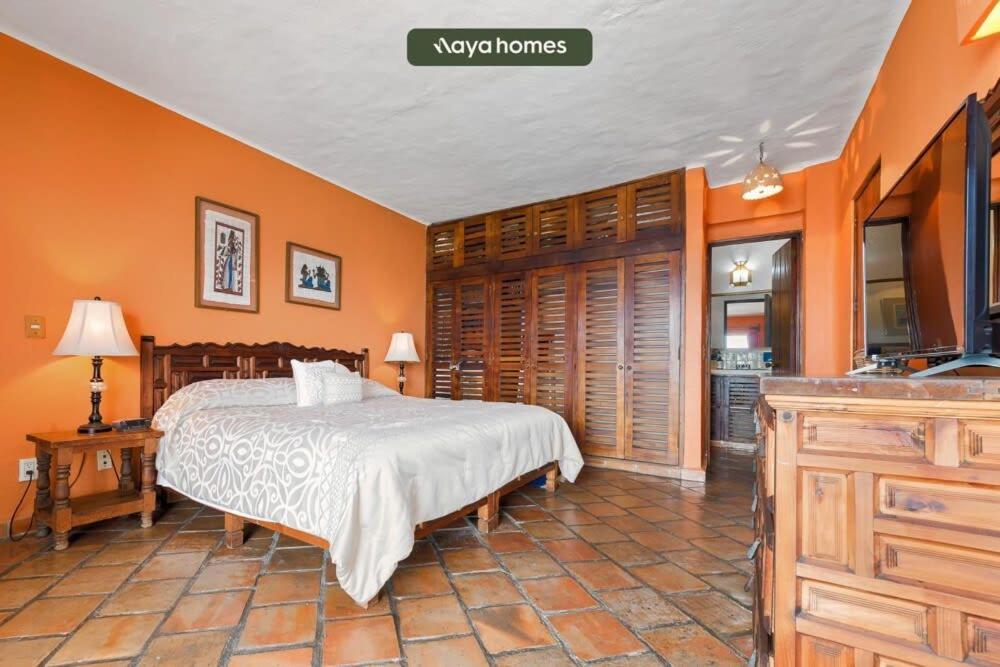 Ocean View 2br Condo-balcony-beach-pool