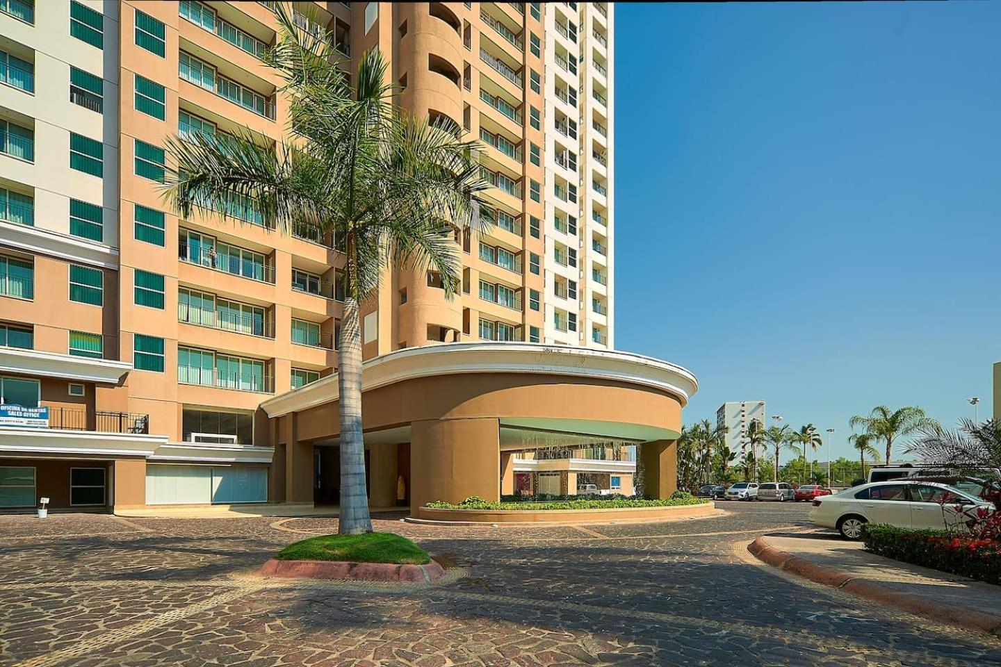 Apartment Grand Venetian Beachfront Puerto Vallarta