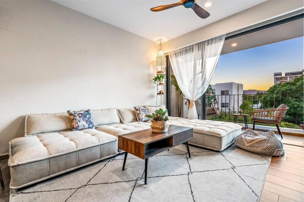 Plant Filled In Versalles Apartment