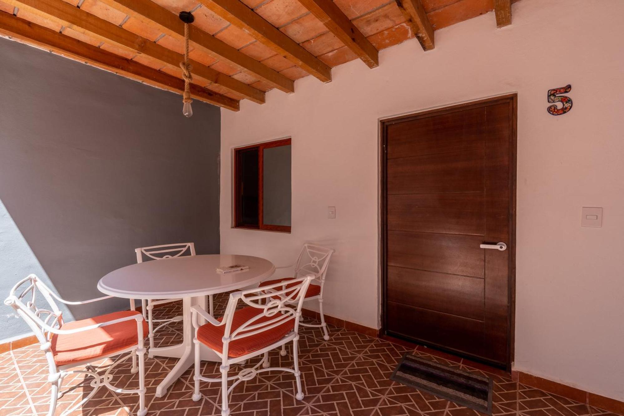 New Retreat With Private Terrace Apartment