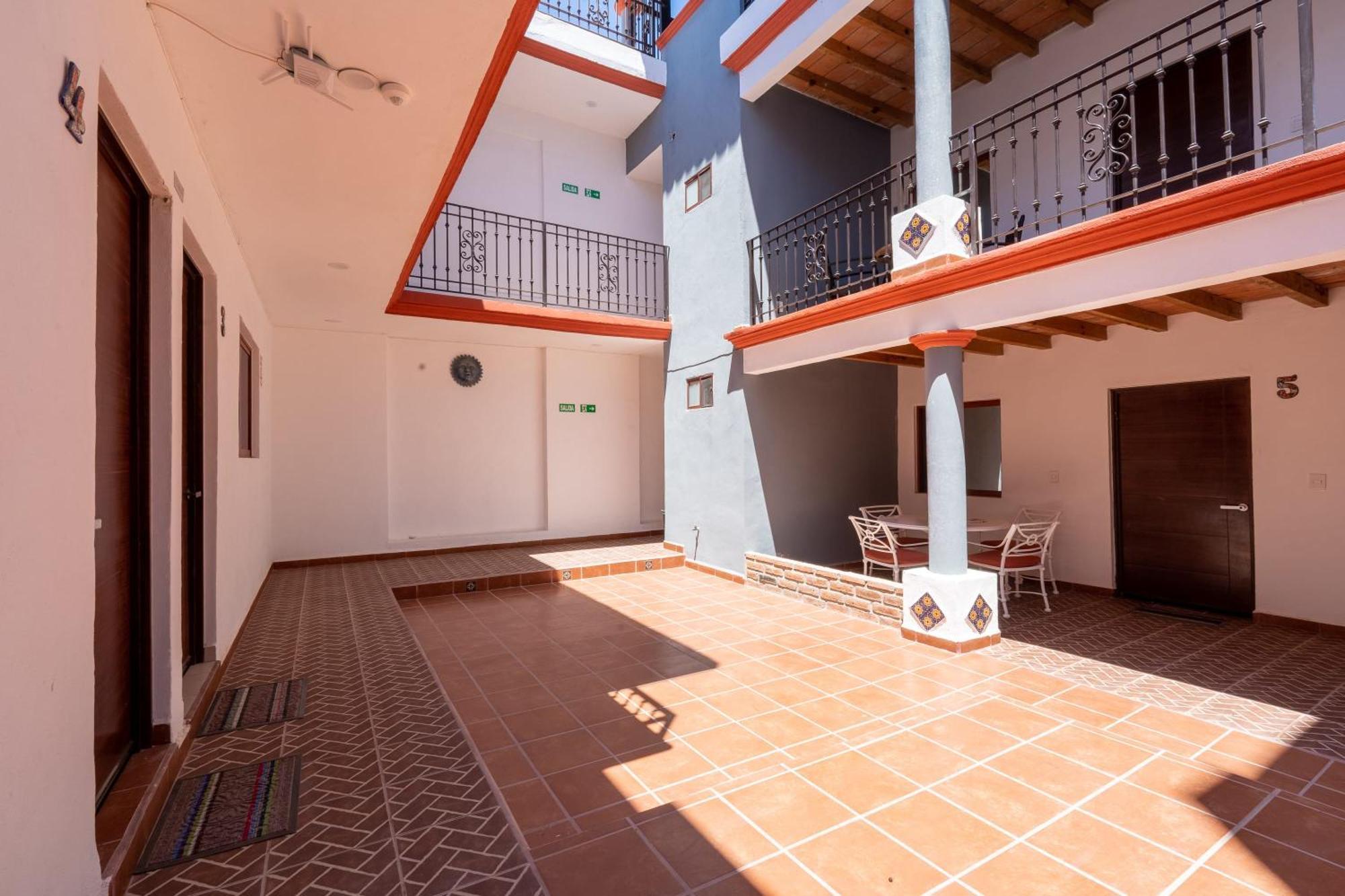 New Retreat With Private Terrace *