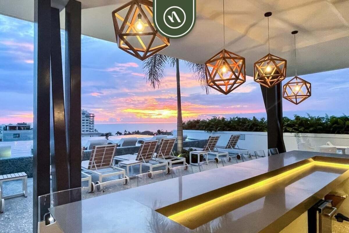 Amazing With Rooftop Pool - Private Balcony *