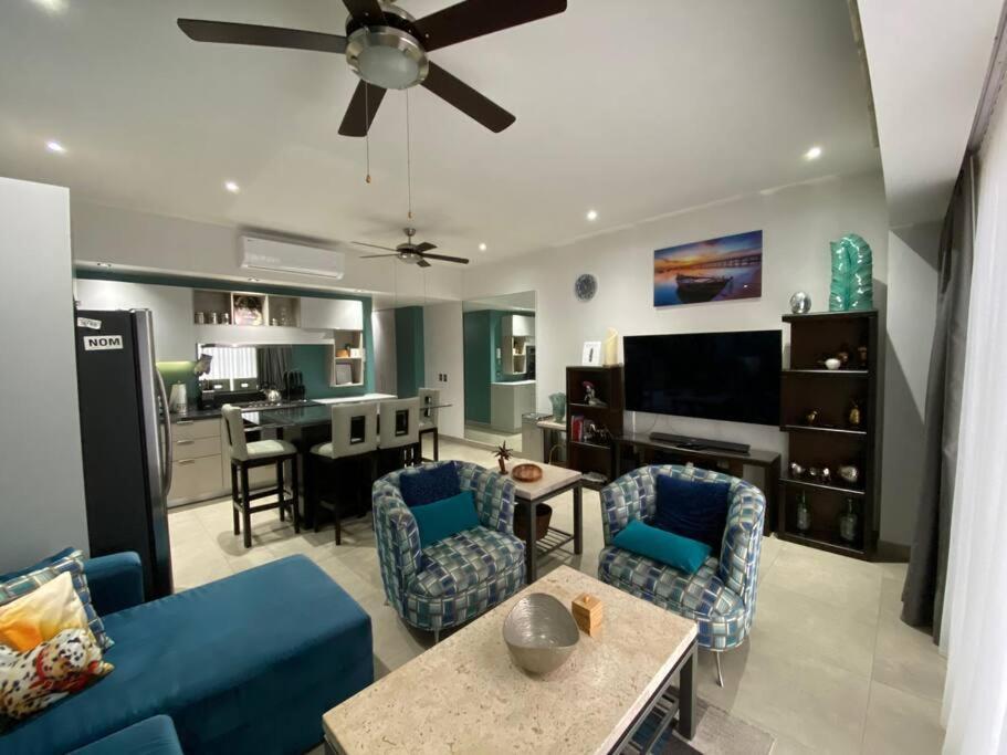 Apartment 1bedroom 2balconies Unique Bar Street View In Pavilion *