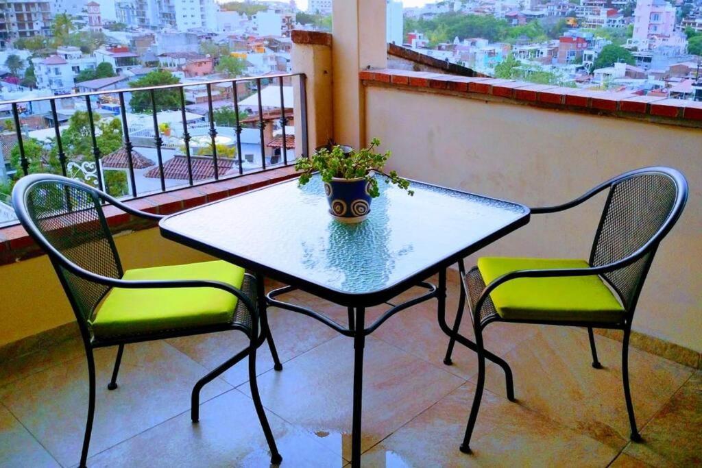 Amplio Departamento, En Zona Romantica Puerto Vallarta