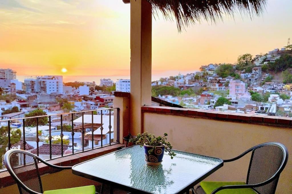 Amplio Departamento, En Zona Romantica Apartment *