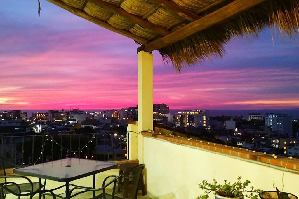 Amplio Departamento, En Zona Romantica Apartment