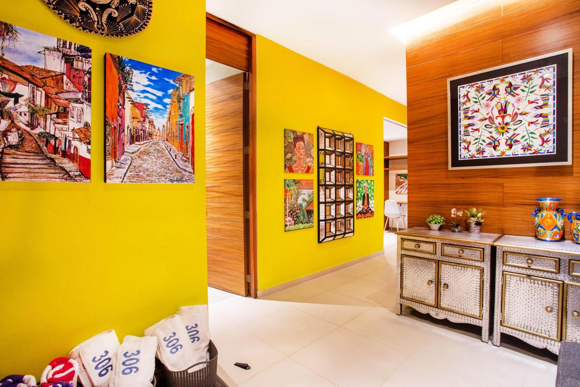 Colorful & Modern In Old Town, Pool, Gym Holiday home Puerto Vallarta