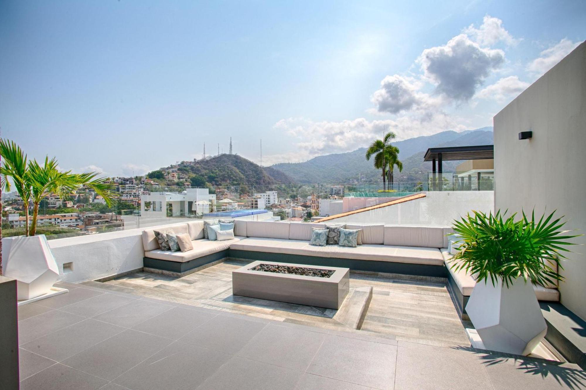 Holiday home Relax In Style At Loft 268, Pool, Gym, Bbq *