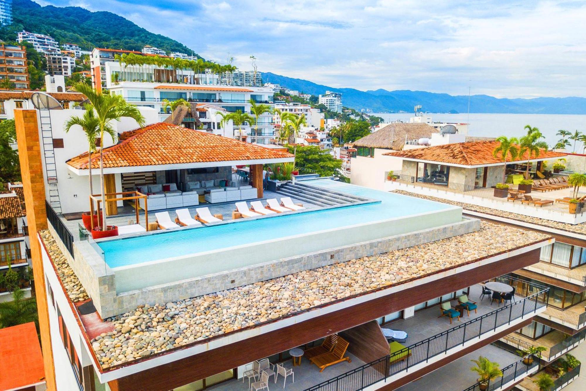 Stylish And Modern At Oceana, Gym, Rooftop Pool, Old Town Puerto Vallarta