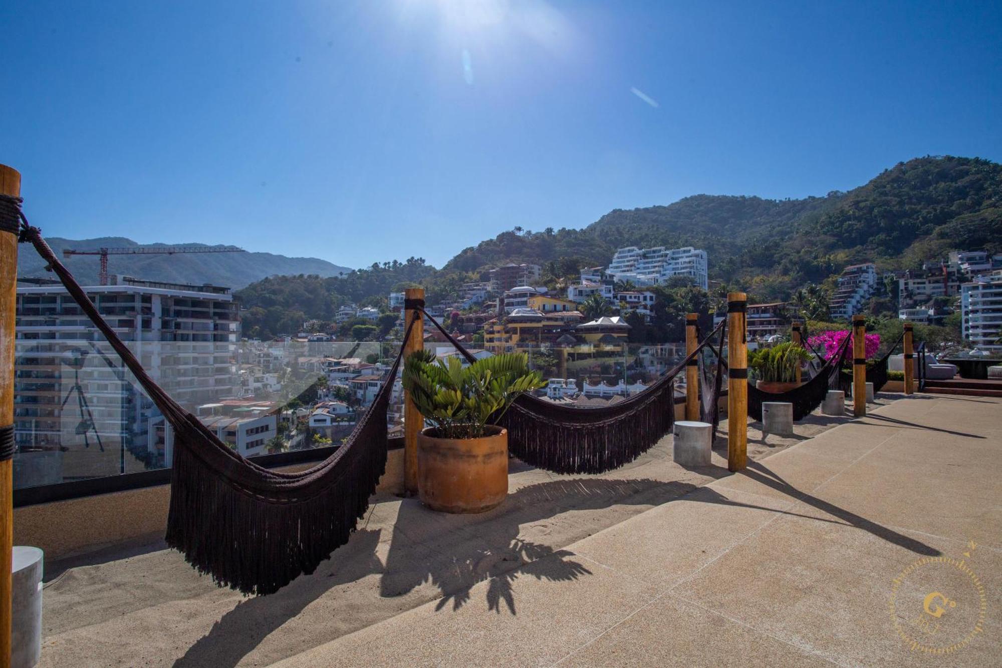 1 Bedroom Romantic Zone, Rooftop Pool & Parking * Puerto Vallarta