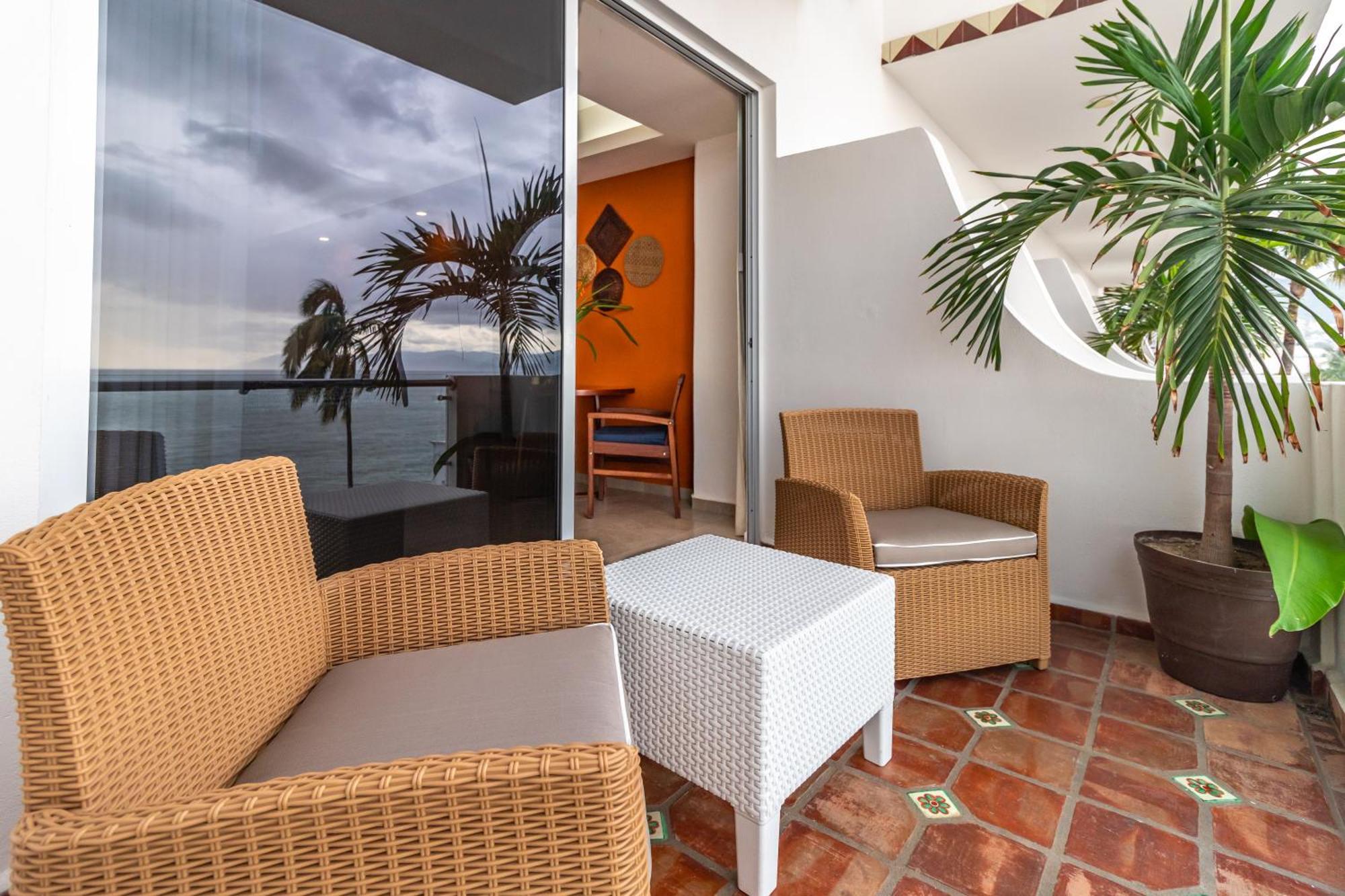 The Paramar Beachfront Boutique With Breakfast Included - Downtown Malecon 4* Puerto Vallarta