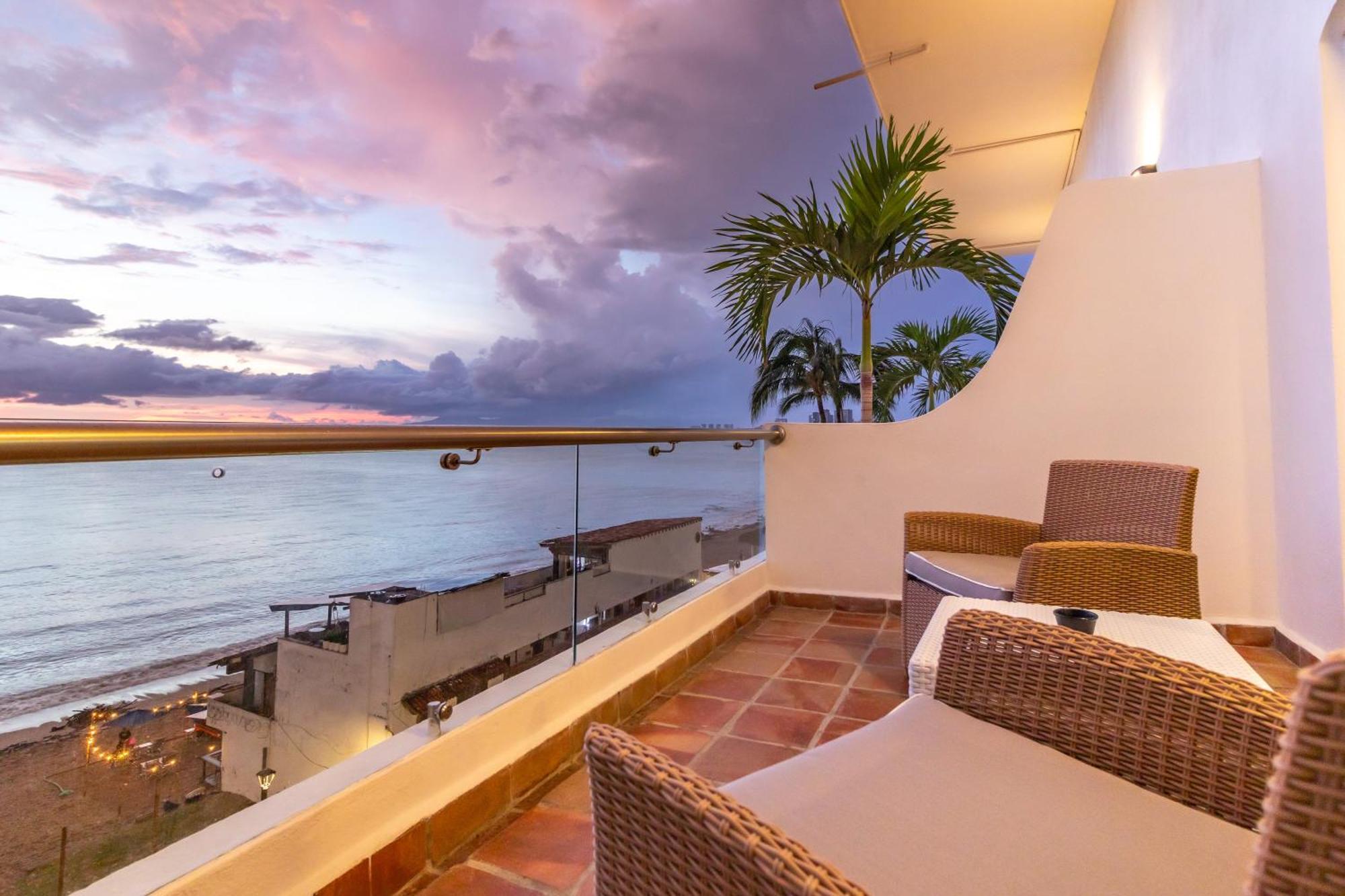 The Paramar Beachfront Boutique With Breakfast Included - Downtown Malecon Puerto Vallarta