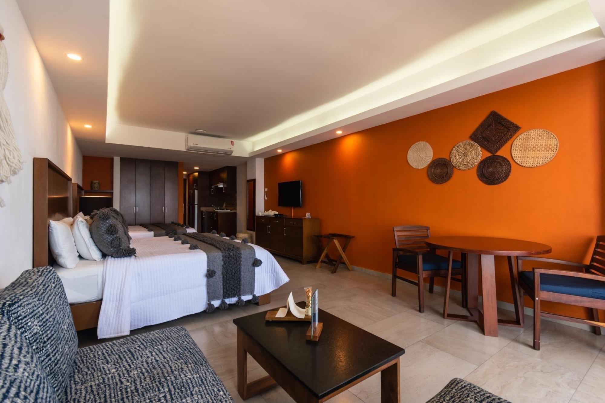 The Paramar Beachfront Boutique With Breakfast Included - Downtown Malecon Puerto Vallarta