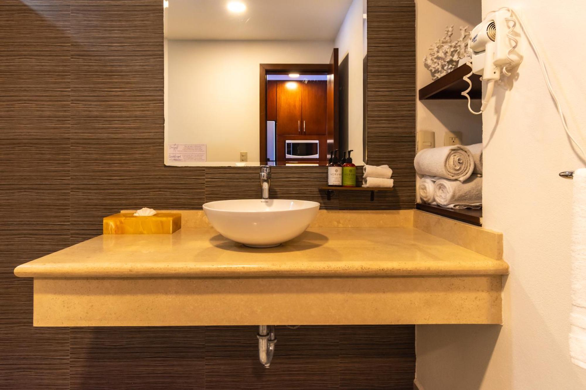 The Paramar Beachfront Boutique With Breakfast Included - Downtown Malecon Puerto Vallarta