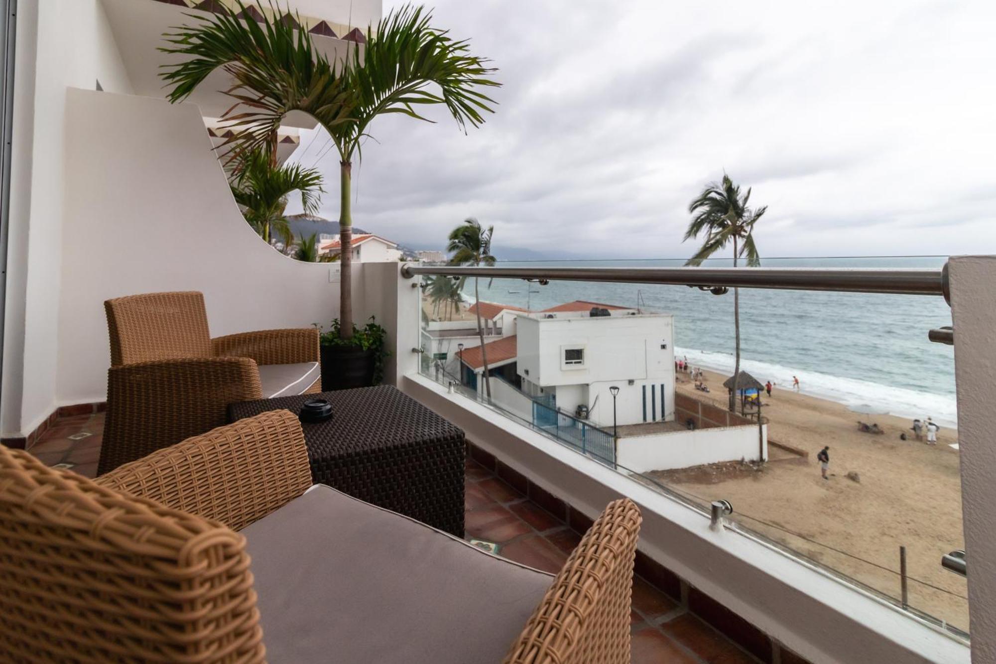 The Paramar Beachfront Boutique With Breakfast Included - Downtown Malecon