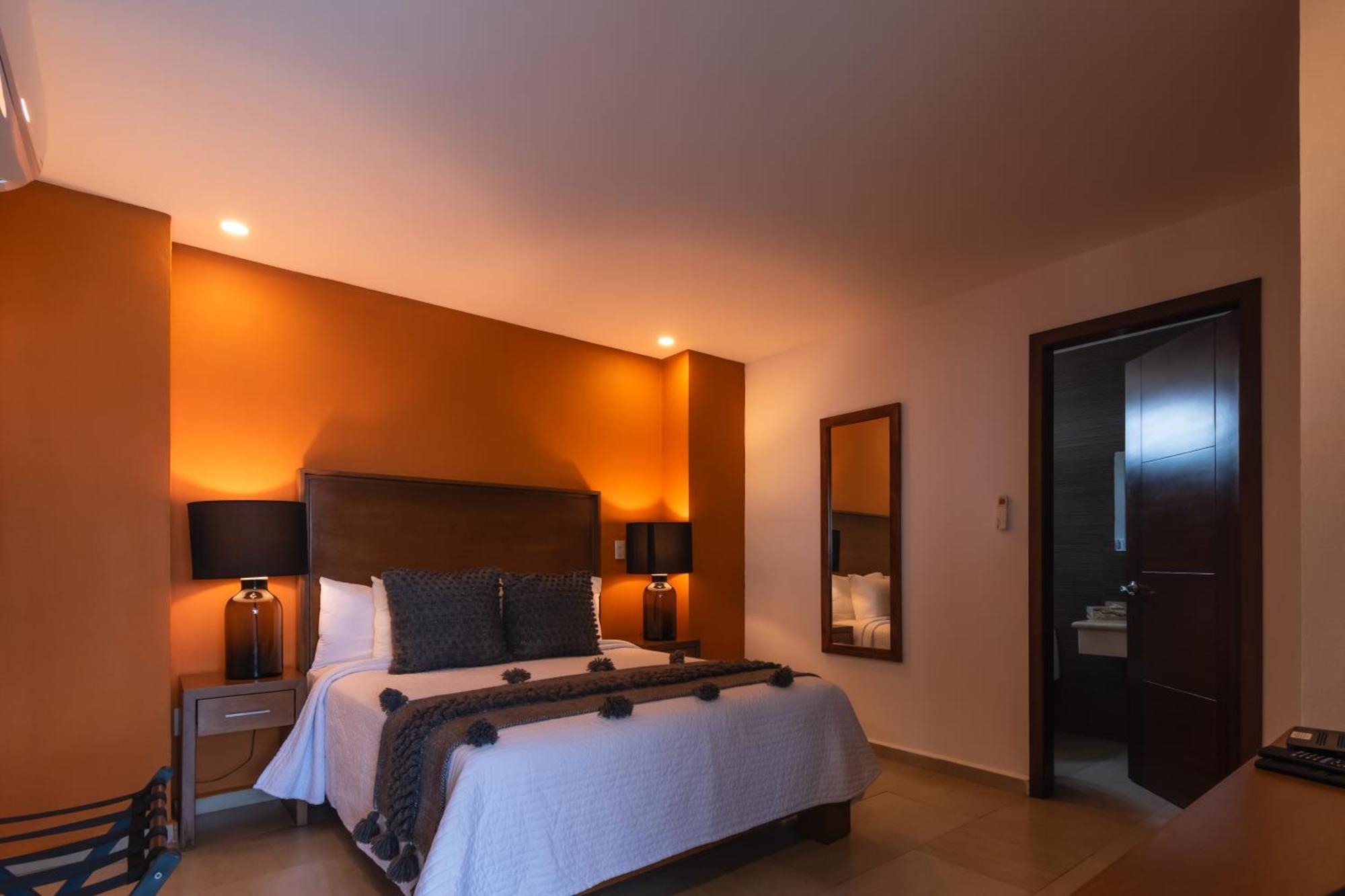 The Paramar Beachfront Boutique With Breakfast Included - Downtown Malecon Hotel 4*