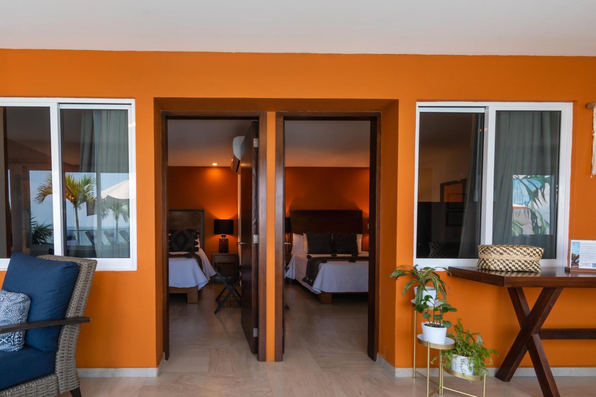 The Paramar Beachfront Boutique With Breakfast Included - Downtown Malecon