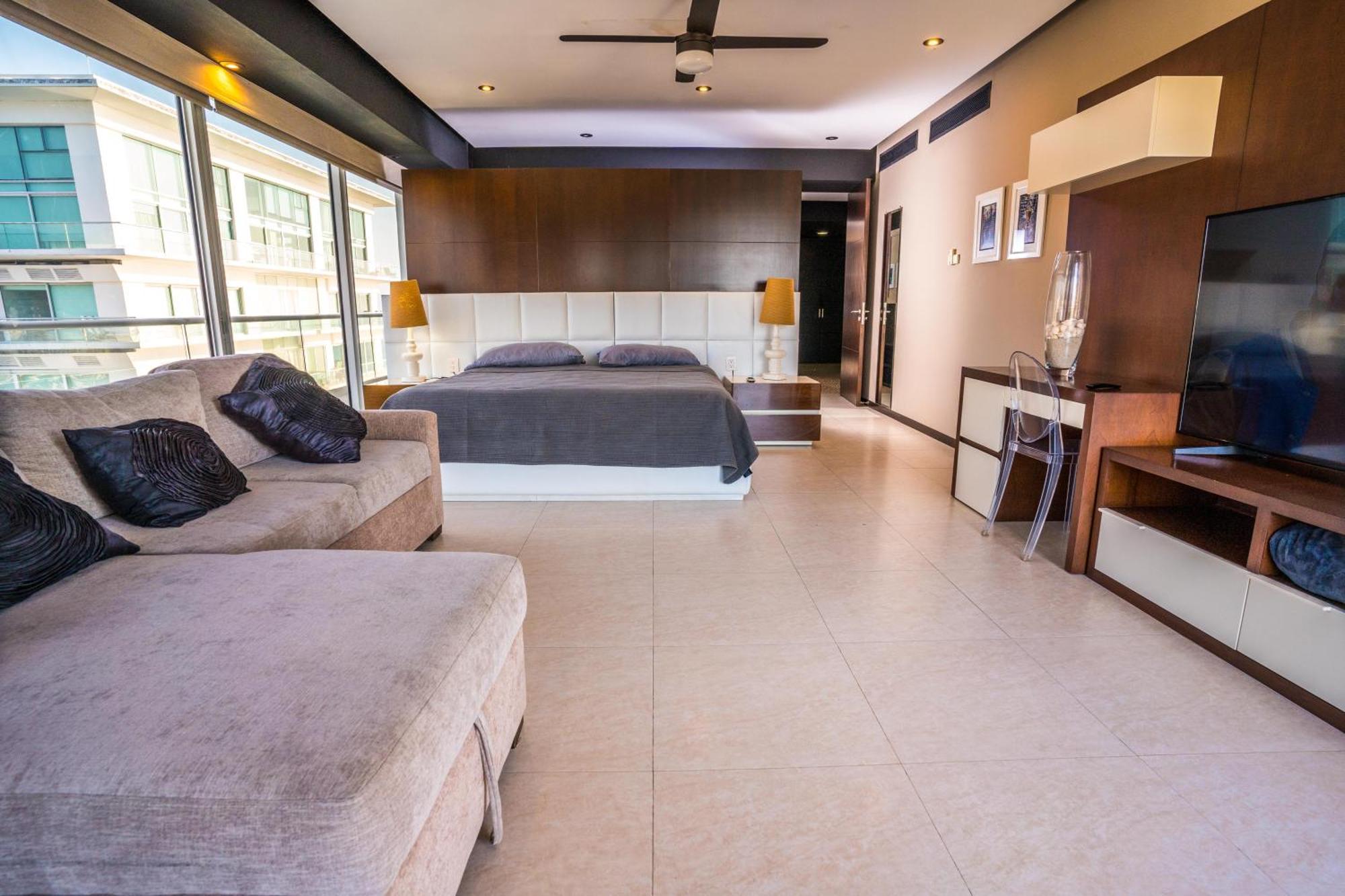 Peninsula Vallarta Apartment
