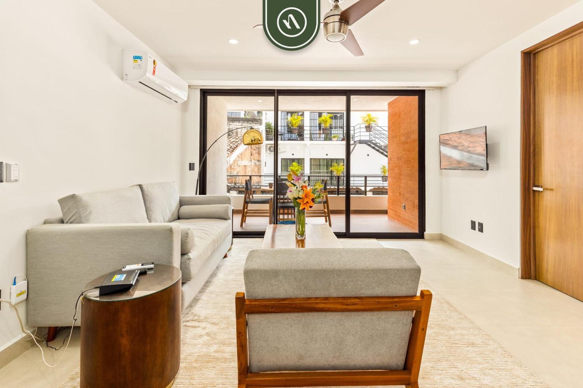 2br In Romantic Zone - Rooftop Pool Apartment Puerto Vallarta