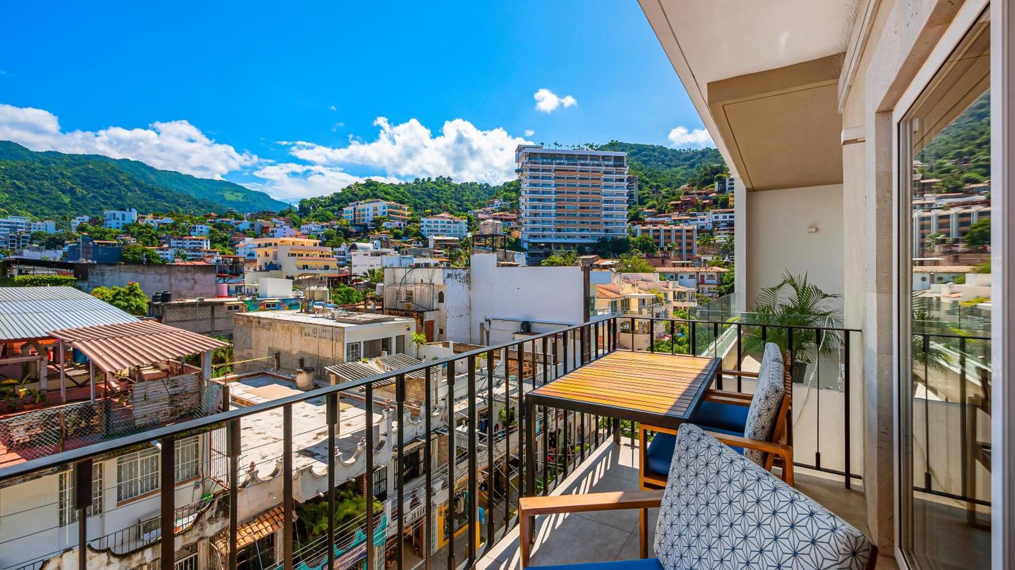 Luxury 1 Bedroom With Workspace And Gym Holiday home Puerto Vallarta