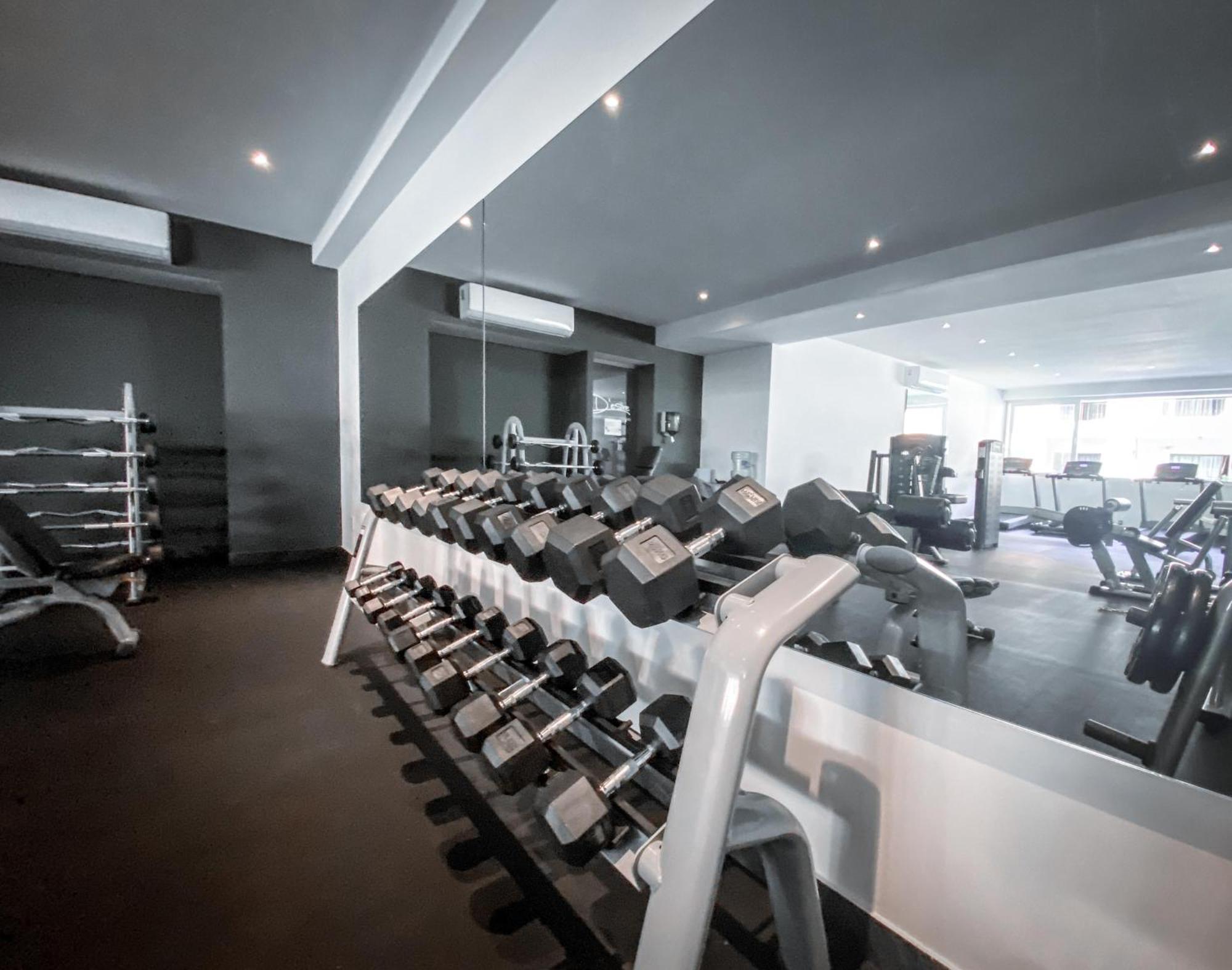 Big Corner Balcony, Pool & Gym Puerto Vallarta